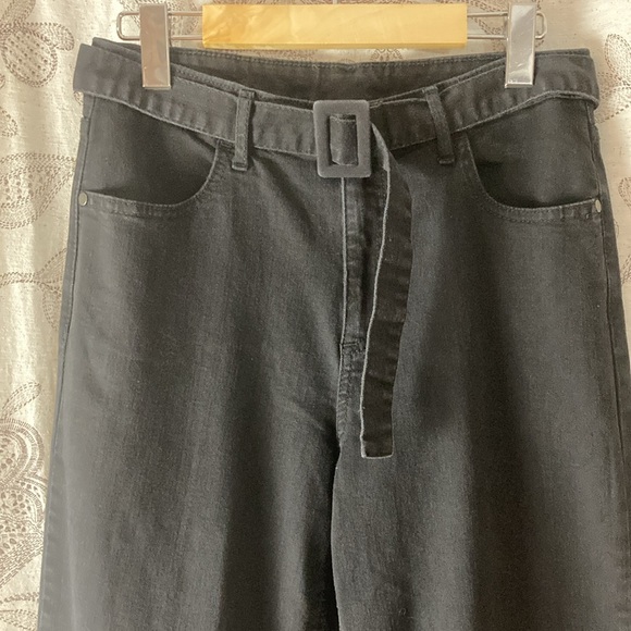 Time And Tru Size: 8 Black Wide Leg Belted Jeans - Picture 2 of 3